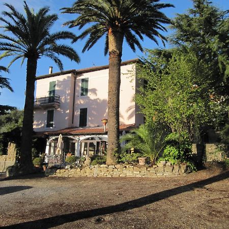 Hotel Ristorante Il Caminetto Diano Marina Eksteriør bilde