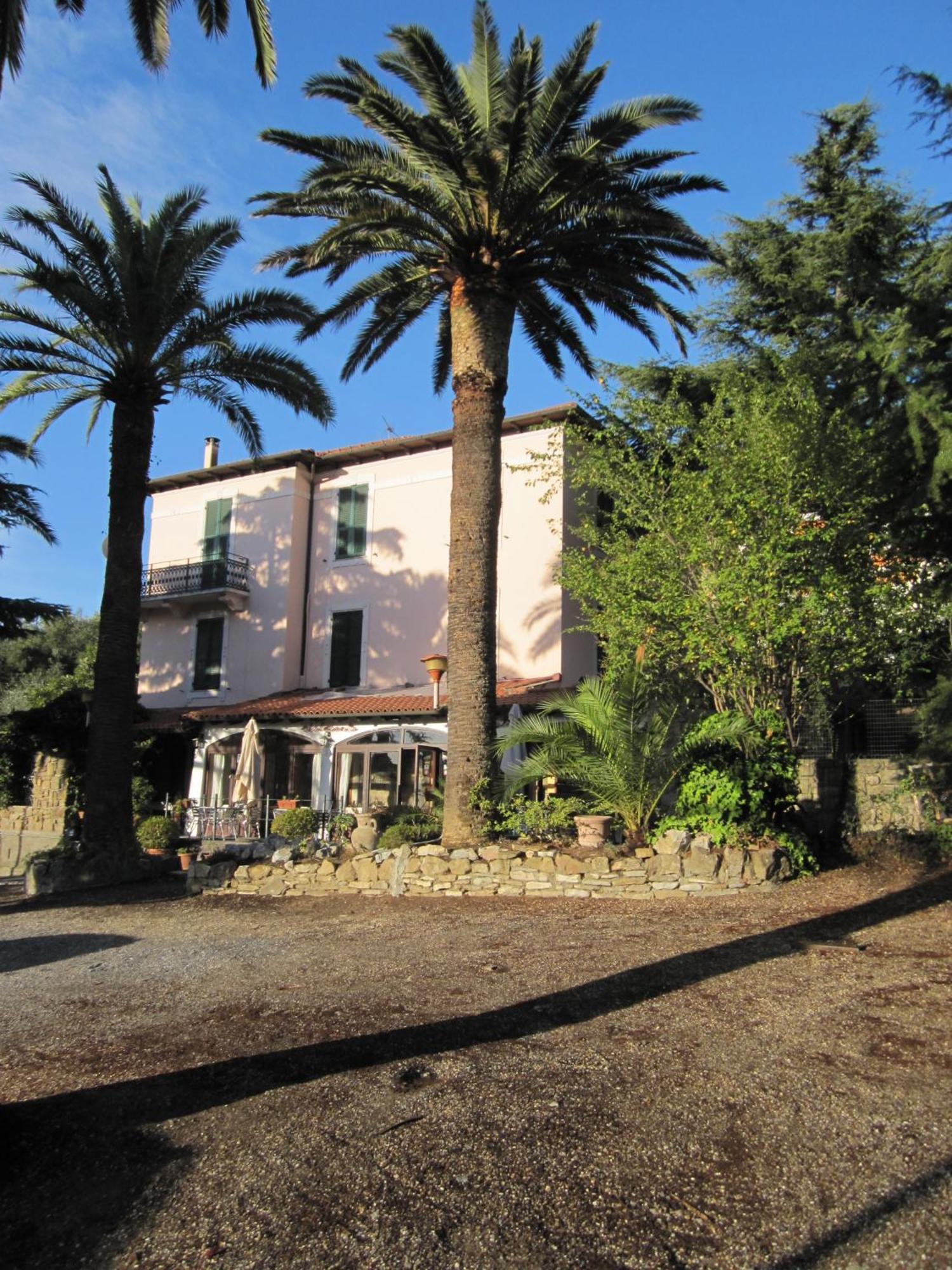 Hotel Ristorante Il Caminetto Diano Marina Eksteriør bilde